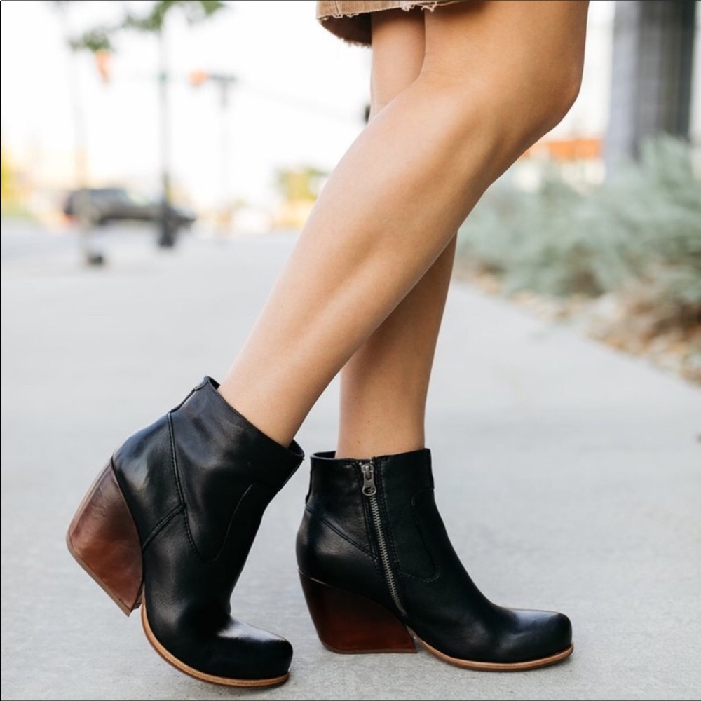 Kork-ease Michelle black leather ankle booties 7
